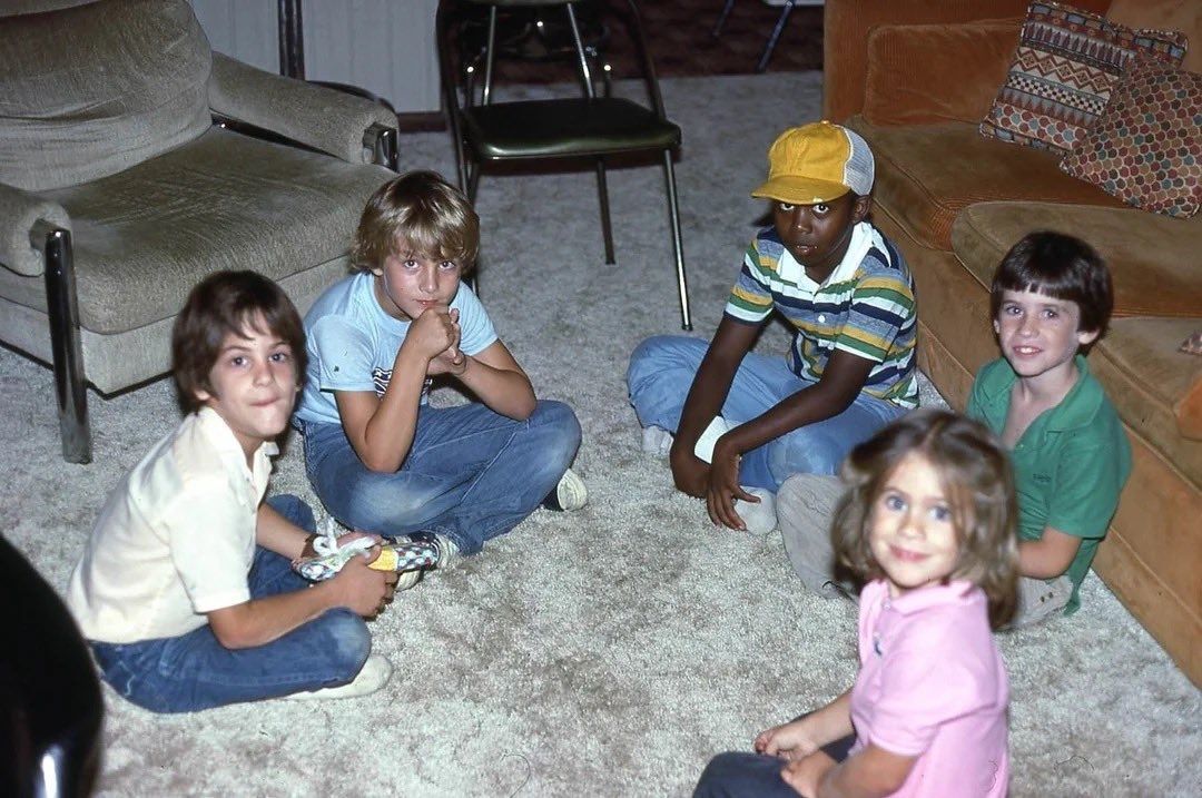 A Reddit user found this 1982 pic of his dad and his friends… and they look straight out of the original Stranger Things cast.