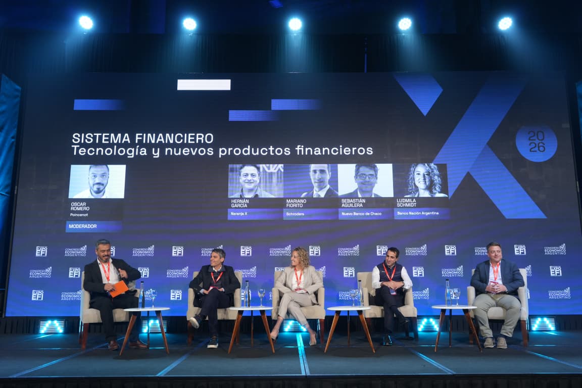 poincenotstudio's tweet photo. ¿Quien financia la economía real en este ecosistema? ¿Cómo transformar sin romper?

Con estas preguntas, Oscar Romero, Head de Investments de Poincenot, abrió el panel de "Tecnología y Productos Financieros", en el marco del Congreso Economico Argentino de Expo EFI.

Muy interesante la convergencia de miradas.

Disertantes:
Hernán García - Naranja X
Mariano Fiorito - Schroders
Ludmila Schmidt - Banco Nación Argentina
Sebastián Aguilera - Nuevo Banco de Chaco

@ExpoEFI @CongresoEco