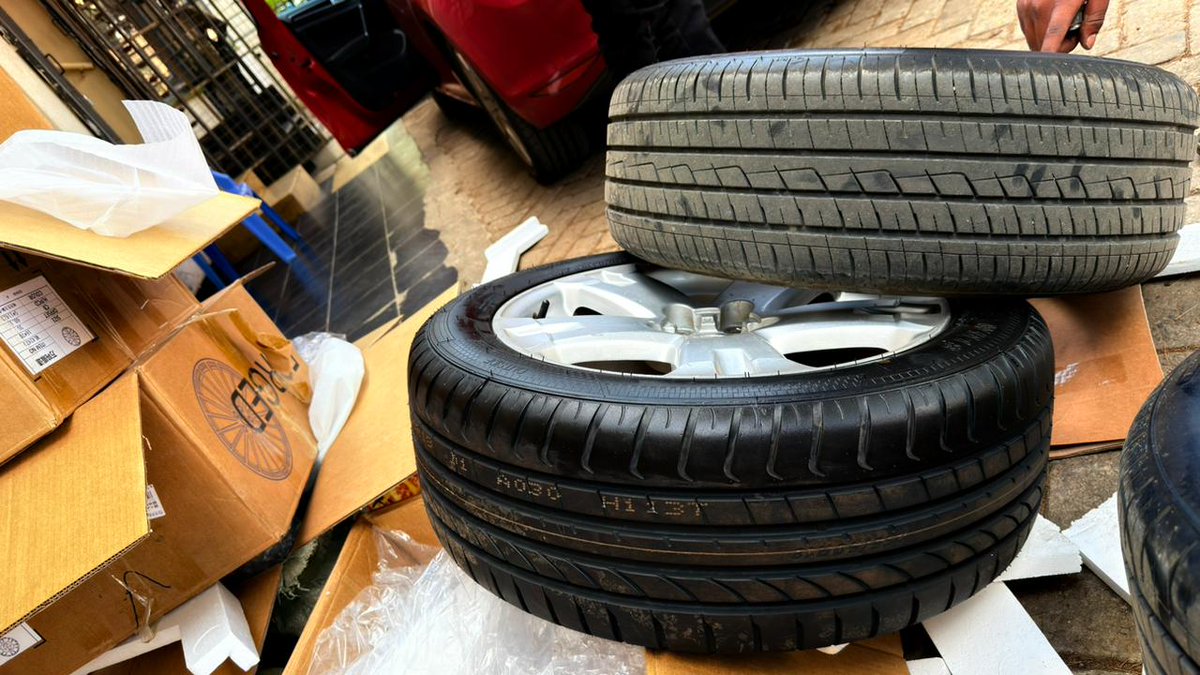 Kalasinga_'s tweet image. #Ad #ForSale

Toyota Rav4 18 inch wheels with 235/50/R18 tyres on sale! Set of 5!

Price 100k. 

Owner can sell rims and tyres separately. 

20k per rim and 10k per tyre. 

DM if interested!