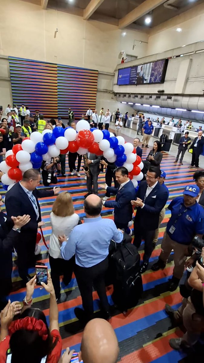 #AHORA El vicepresidente de American Airlines Internacional, José Freig, confirmó que desde hoy hasta el 20 de mayo se mantendrá una sola frecuencia diaria en la ruta directo entre Miami-Caracas y a partir del 21 de mayo se incorporá una segunda frecuencia por día en los vuelos