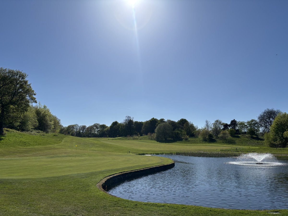 CookridgeGC's tweet photo. Beautiful day at the Club ……time for a game of golf! Book now at https://t.co/zvCDXcp2GB https://t.co/EXUsdAamfN