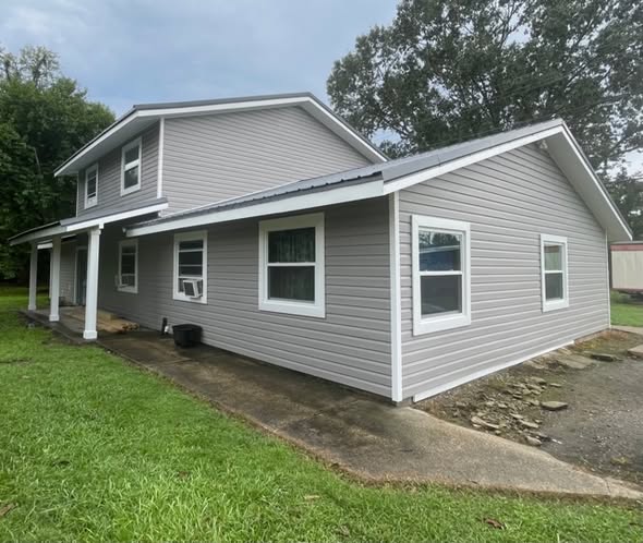 ProRoofingSETX's tweet photo. When you choose Pro Roofing Concepts for a siding installation on your home in Southeaset Texas,  you can be confident that you’ll receive the highest quality results that can be found anywhere!
https://t.co/j7p0AvWjL2 https://t.co/1rB0VqvfkM