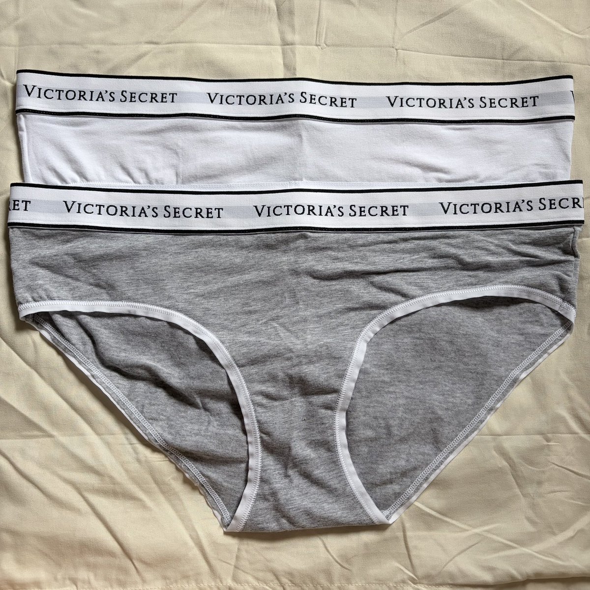 dnlwithm's tweet photo. พร้อมส่ง มือ 1🪽💗

ไซส์ L สีเทา สีขาว ตัวละ 300 รวมส่ง

#victoriasecret #VictoriasSecret #victoriasecretthailand #หิ้วvictoriasecret #victoriasecretth #ส่งต่อวิคตอเรีย #วิคตอเรียซีเครท #ส่งต่อ #โล๊ะตู้ #เสื้อผ้ามือสอง #เสื้อผ้ามือ2 #ส่งต่อเสื้อผ้ามือสอง #เสื้อผ้ามือสองราคาถูก https://t.co/Zdo3VDW5Th