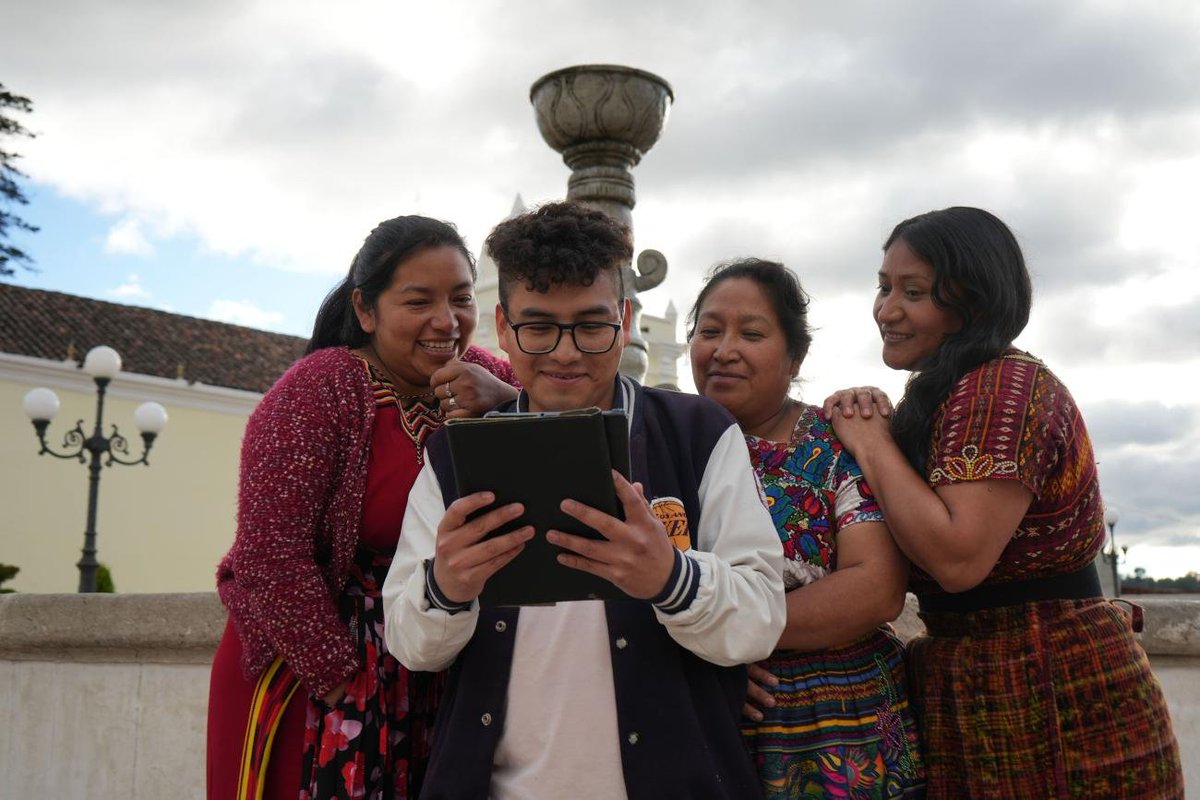 UN_SDG's tweet image. In Guatemala, municipalities are exploring people‑centered AI to #LeaveNoOneBehind, improve services, transparency, and trust, aligned with community priorities.

See how ➡️ bit.ly/4w22alY
🌎🤝

With support from @ONUGuatemala, @JointSDGFund, @EU_Partnerships &amp;amp; partners.
