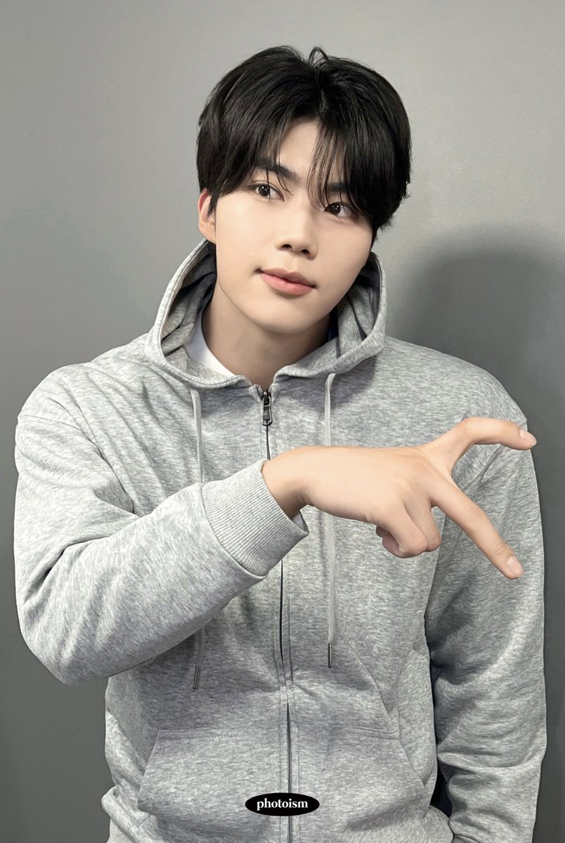 0llgn0's tweet photo. 最終日にゴヌクと📸っω <🩶毎回見慣れなくてときめく՞っ ̫ ⊂՞

#포토이즘 https://t.co/RzEgq7TBYC