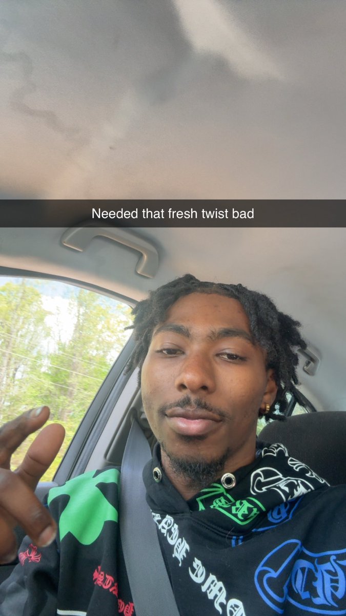 blessediguess1's tweet photo. Bruh i got hair now shii crazy https://t.co/NIn38l68nQ