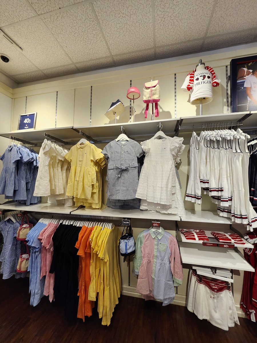 LBVFS's tweet image. Tommy Hilfiger at the Lake Buena Vista Factory Stores.

30 – 70% OFF Entire Store!!!
Great deals throughout the store! Exclusions apply. Sale is subject to change. #deals #promo #shopnow #style #tommyhilfiger
