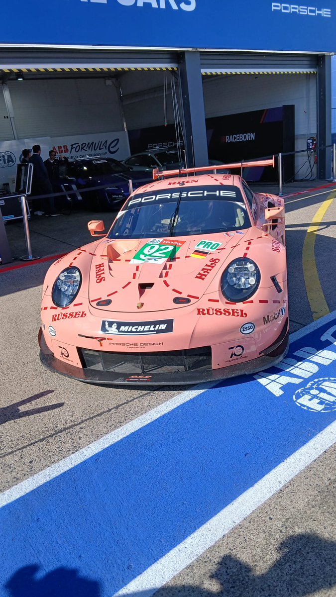 tobiw_apex's tweet photo. Special livery for @PorscheFormulaE this weekend 😍😍

#PinkyPig #BerlinEPrix #FormelE #FormulaE #ABBFormulaE https://t.co/x9HN4DNiWN