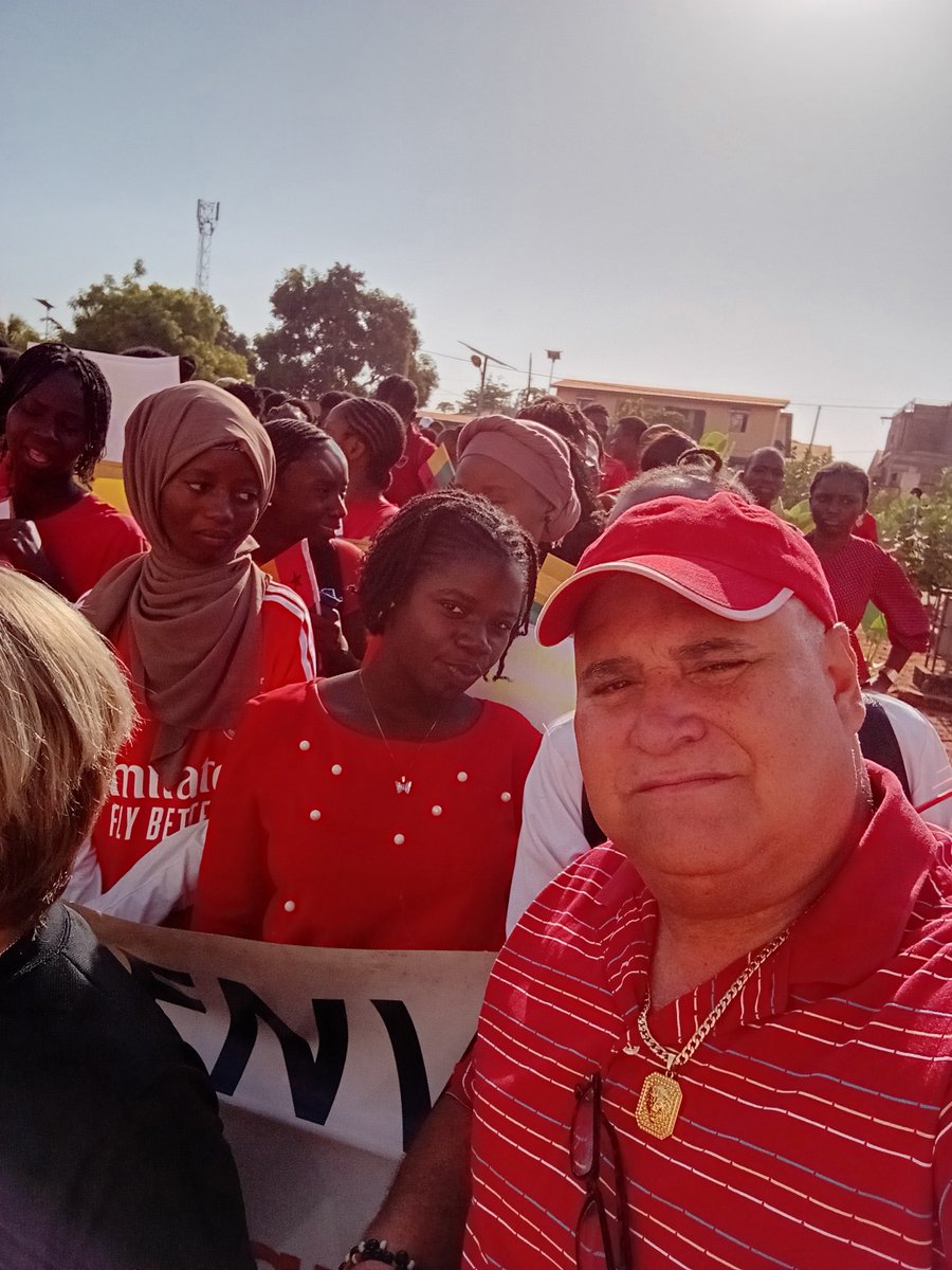 LieEliecer's tweet photo. La Patria Se Defiende ¡Por el orgullo de vivir en un país libre, marchamos hoy celebrando este 1Mayo! #BMCGuineaBissau #CubaCoopera https://t.co/j9MVn3cDQu