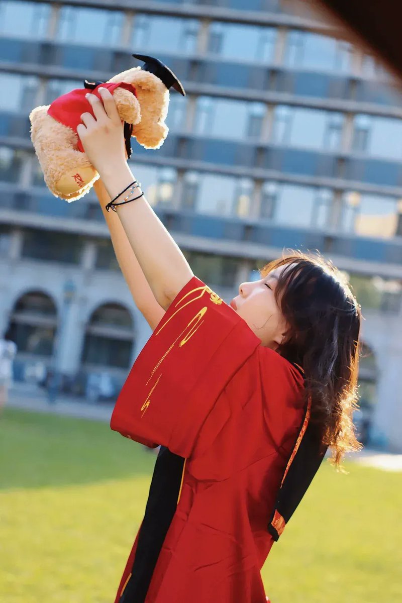 Gabriel91623's tweet image. "Graduation cap in hand, hearts full of stories—cheers to the start of what’s next!  #ClassOf2024 #NextChapter"