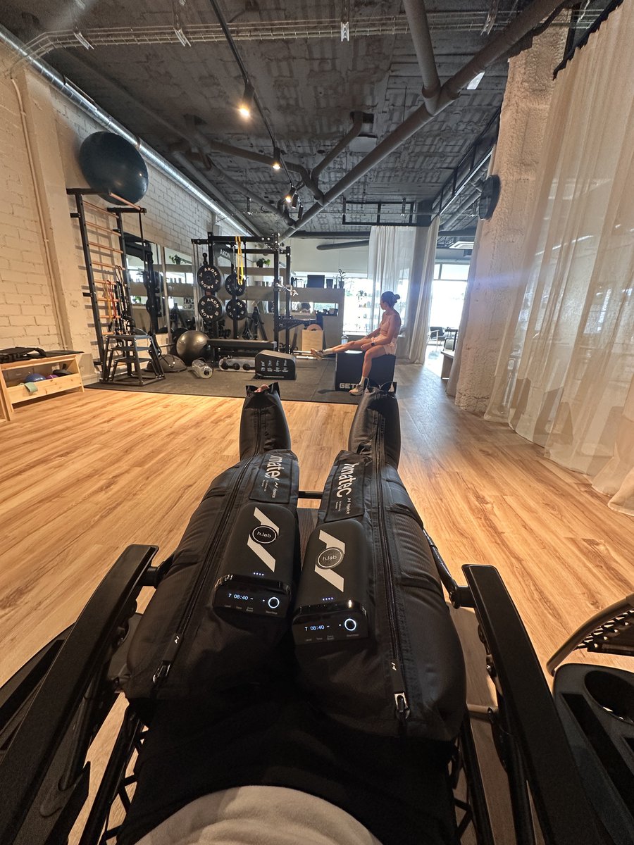 andrewwoodroffe's tweet image. Learning from previous marathons and actually trying to keep it relaxed and recover after this one! 

Learnt the hard way in the past if you don’t shut things down, the body shuts it down for you! 

#recovery #marathons