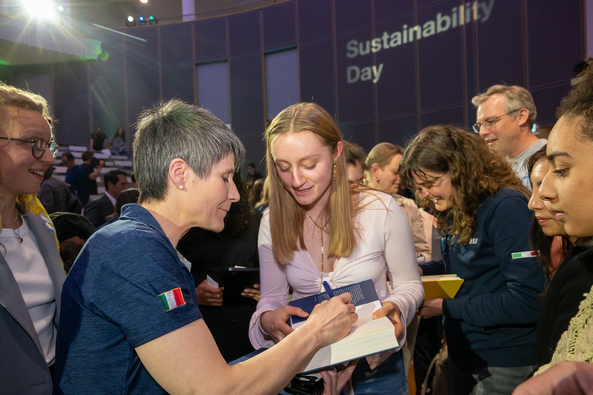 TU_Muenchen's tweet image. At this year's TUM #Sustainability Day on the Garching campus, our #community, international partners and guests showed how sustainability can be transferred from idea to practice through concrete solutions and concepts: go.tum.de/995778

#internationalization

📷A. Eckert