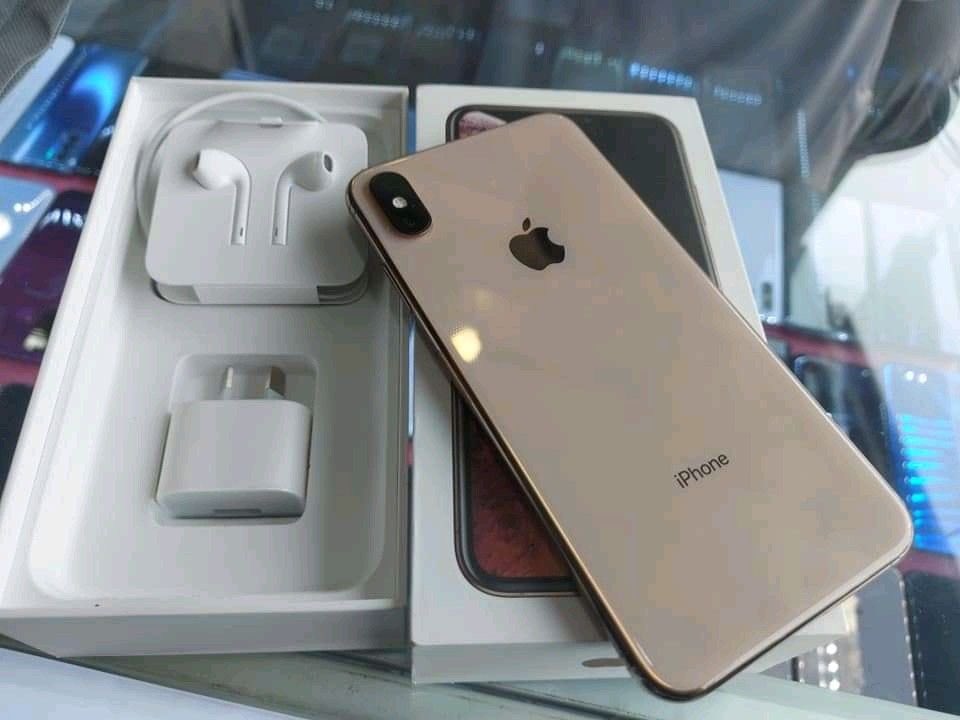 BMSST0RE's tweet photo. New in Store! Used iPhone X-Max 64gb || LLA  || Non-active || 100% Apple warranty! 

Price: 250 $USD = 255 $BMS

@BMSC0IN: Suite C3 New Banex ||opposite  BMS STORE Alaba Ojo, Lagos. 
Call &amp; WhatSapp: +2347068473467

Nationwide Delivery 🚚📦 https://t.co/T8cO0BXxkz