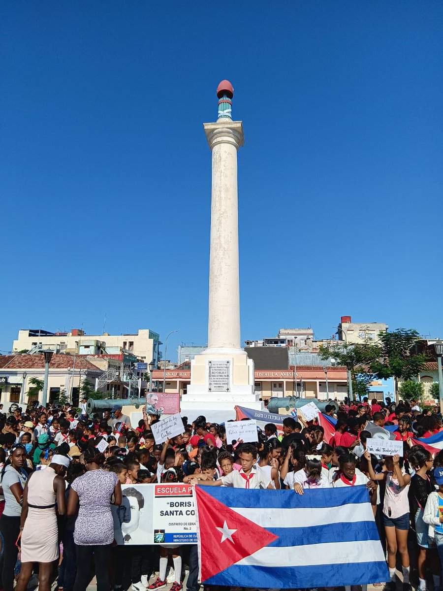 #LaPatriaSeDefiende #PrineroDeMayo  
#SantiagoDeCuba