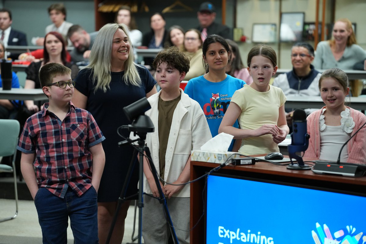 FMPSD's tweet image. Photo highlights from our April Board of Trustees Meeting are now live on our website!

Check out some highlights from today's Division Showcase: fmpsdschools.ca/our-division/p…

@annaleeskinner
#FMPSD #YMM #RMWB