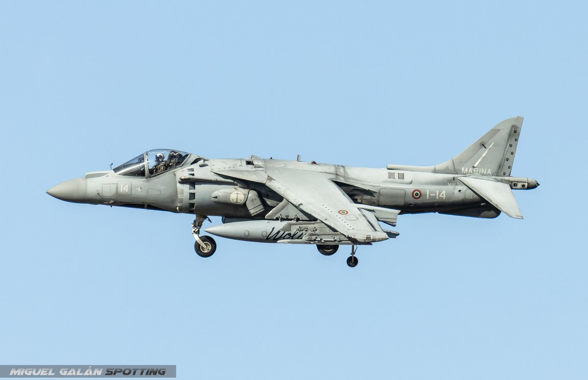 OzpSvlSpott's tweet image. McDonnell Douglas A/V-8B Harrier, Marina Militare Italiana 🇮🇹 I-14, GRUPAER Grottaglie AFB (Tarento-Italia), TLP 3-2025 Albacete AFB. LEAB 2-10-2025 #avgeek #planespotting #aviationlovers @Marina_Militare