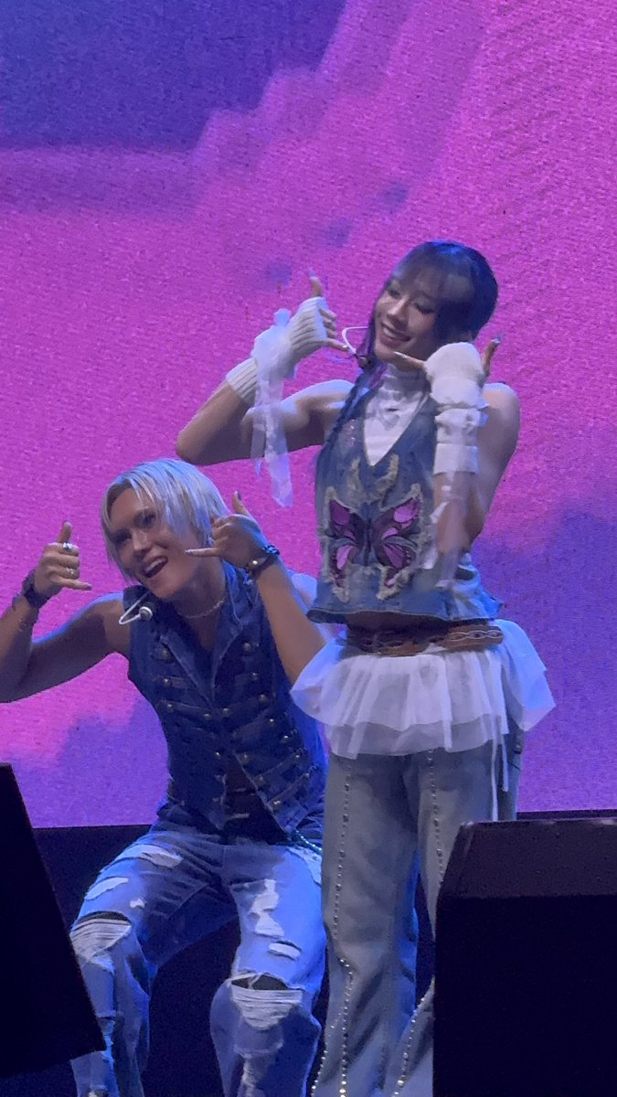 LITHZ !! IS SEEING XLOV 🐸💙❤️🩷💛 tweet media