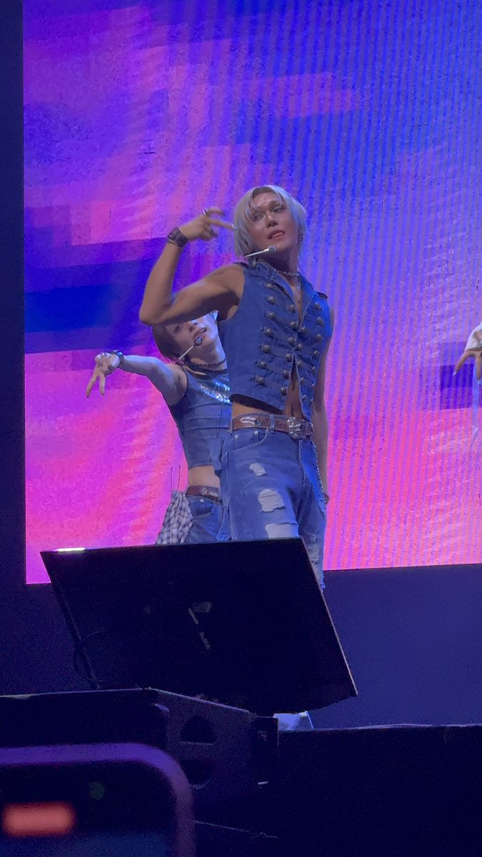 LITHZ !! IS SEEING XLOV 🐸💙❤️🩷💛 tweet media