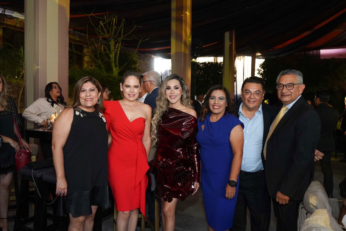 ZairaGlez6's tweet photo. Hoy estuve presente en Lúmina, una pasarela con causa que nos recuerda que cuando hay voluntad, se transforman vidas.

Mi reconocimiento a la señora #MariElise, Presidenta del patronato del @difpuecapital, y a todo su equipo por hacer posibles estas iniciativas que inspiran y generan esperanza.

En el Gobierno de la Ciudad, encabezado por el Presidente @pepechedrauimx, se trabaja con compromiso para construir una ciudad más humana y solidaria ✨