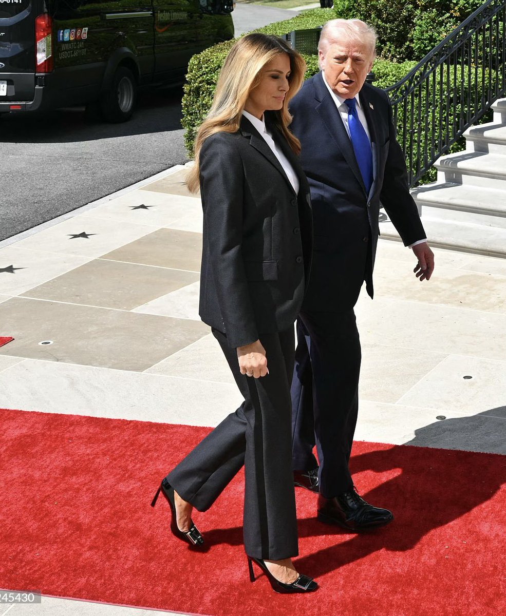 FLOTUS Report tweet media