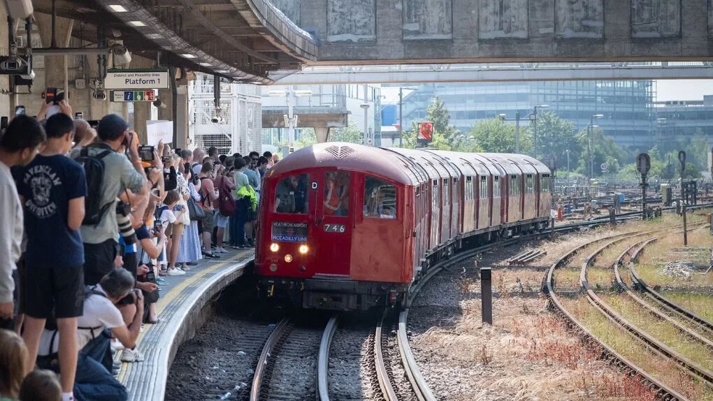 LTMuseumFriends's tweet photo. This bank holiday weekend, @ltmuseum will be celebrating 120 years of the Piccadilly line with Heritage Train Journeys running on Saturday 2, Sunday 3 and Monday 4 May 2026. If you spot the train out on the line, share your pics with us https://t.co/tfSY0ScKRY
