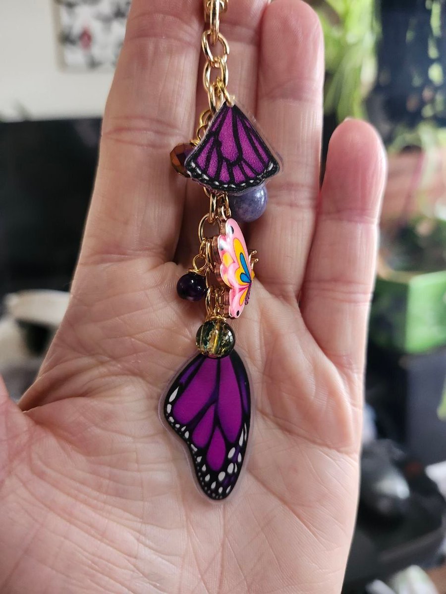 IRGRL's tweet image. On sale now!! 20% off!! 
Cute Bag Charms, Purse charms, backpack, keychain, airpod case and more! 

Link is in profile! 

#handmade #etsysale #smallbiz