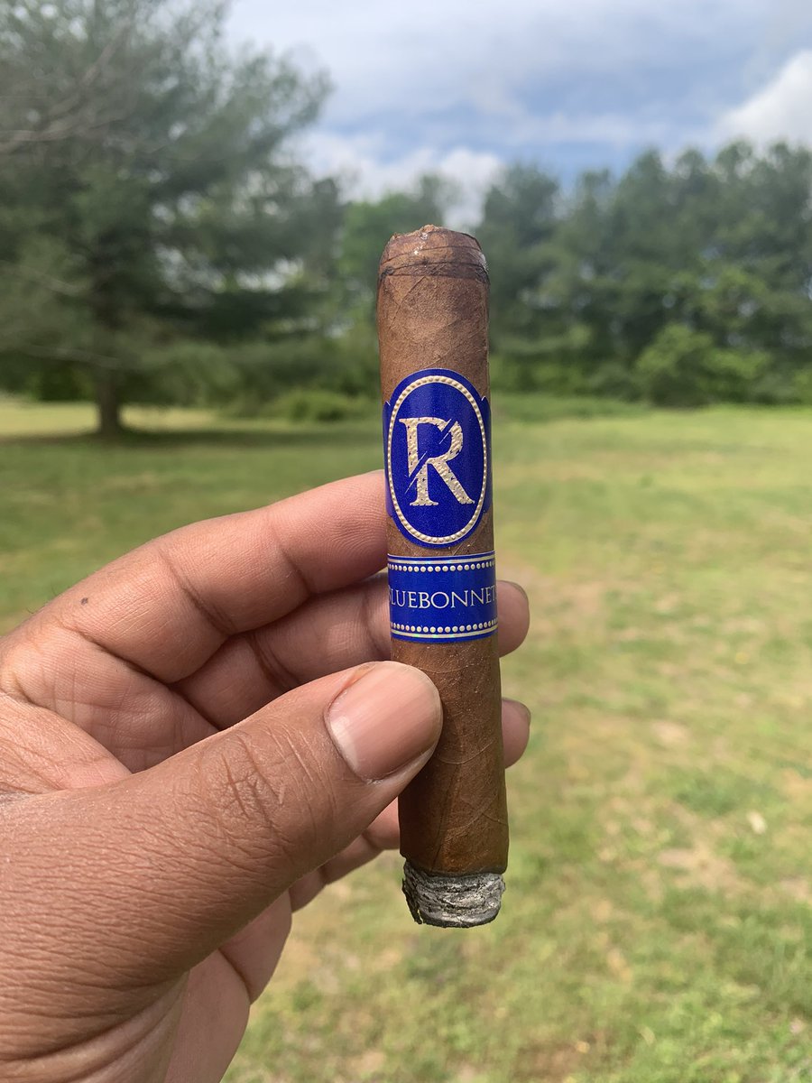 Good morning lovers of the leaf. 
Starting my day with <a href="/RojasCigars/">Noel Rojas</a> Blue Bonnets. It’s pairing really well with my <a href="/dunkindonuts/">Dunkin'</a> coffee. Thank you <a href="/cigarpage/">Cigar Page</a> for allowing me to experience such a dynamic cigar. Happy Friday everyone.