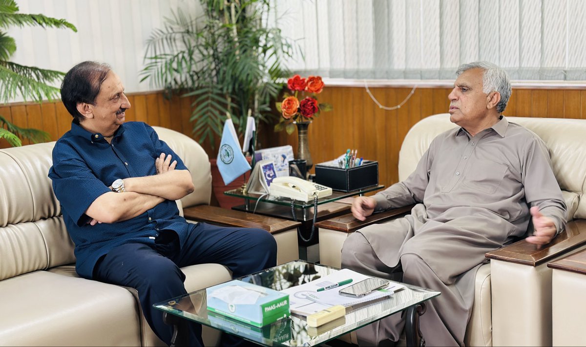 Meeting with Prof. Dr. Qamar uz Zaman Vice Chancellor Arid Agriculture University along with Dr. Rizwan &amp; Dr. Kashif
#ViceChancellor #aridagricultureuniversity
#Education #Citilab #meeting