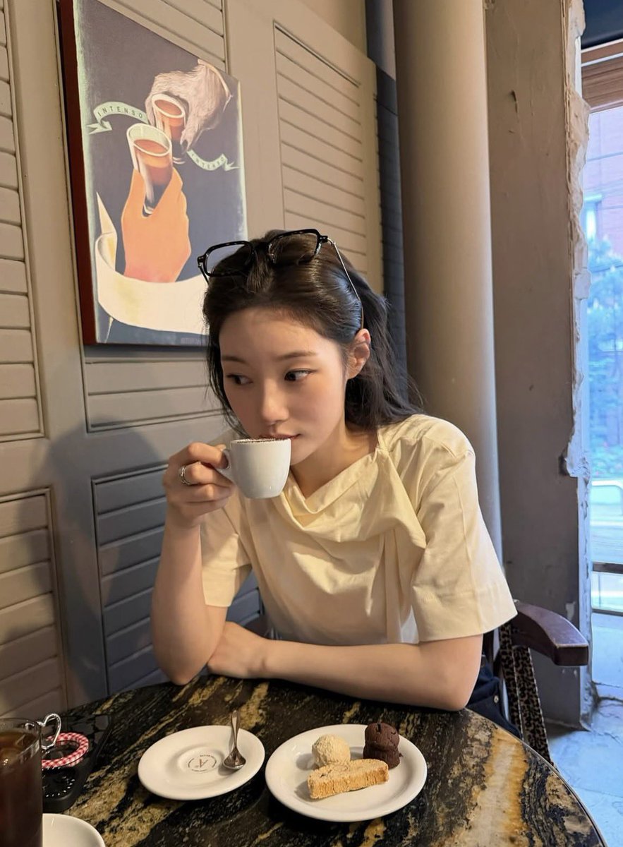 rosie tweet media