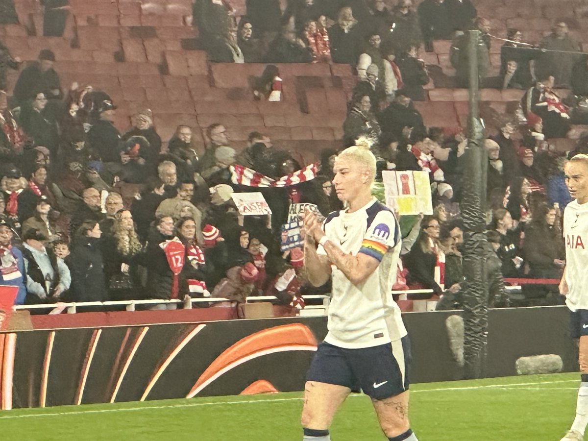 ToDareIsToHo's tweet photo. Pure captain material we’re losing a legend https://t.co/bWGmk0zeLn