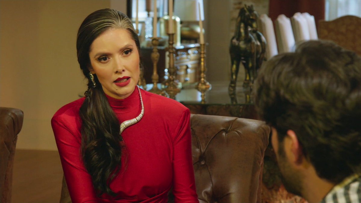 NovaTDT's tweet image. Déborah quiere que Gabino se vaya a vivir con ella entre lujos 

#Nova atres.red/c_gzf1