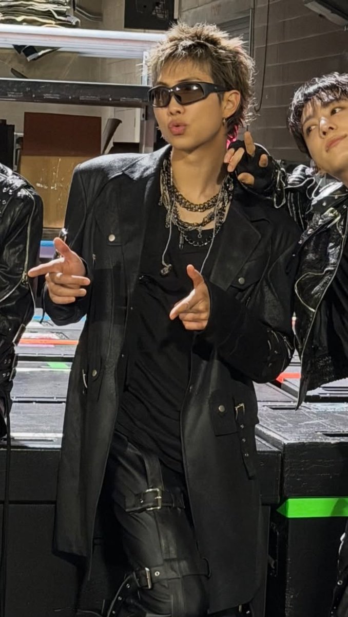 to apaixonada nessa foto, apaixonada no biquinho do namjoon
