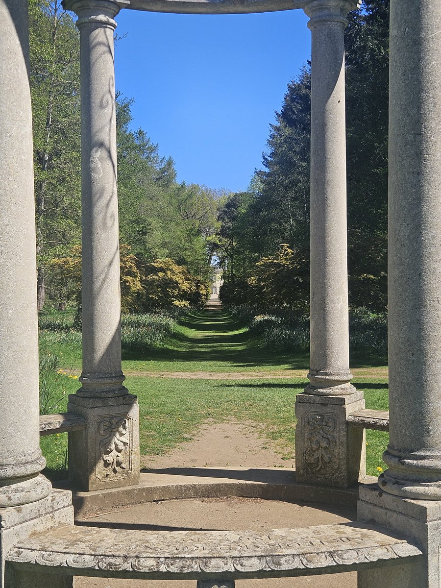 SpikeDav's tweet photo. A visit to Thorp Perrow today in the sunshine. https://t.co/wa8n2uBoEG
