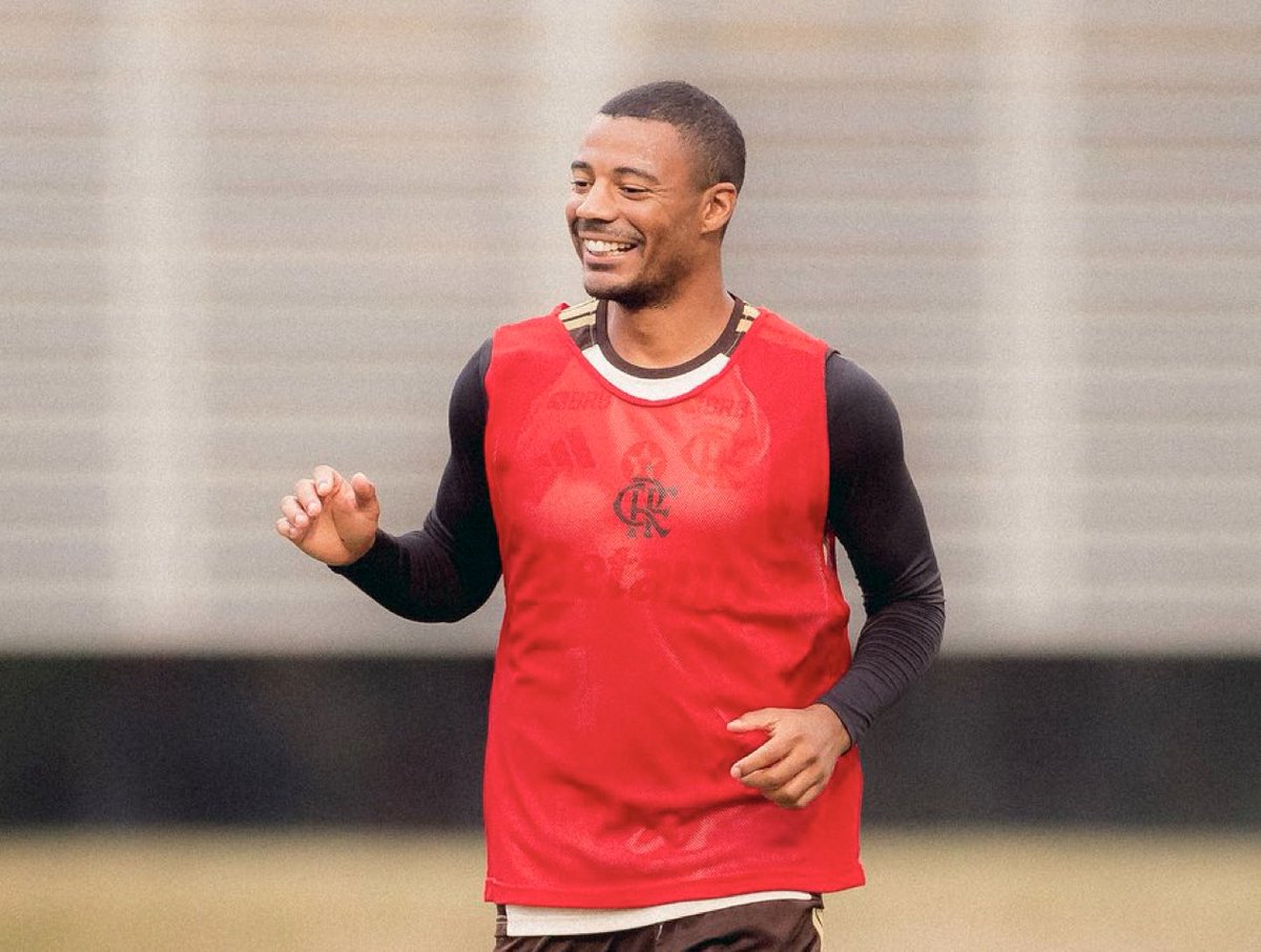 Se não DLC colocava o Arrascaeta no banco na seleção do 🇺🇾.
Como que ele não pode ser titular no @flamengo.
O que não pode é insistir no Carrascal que no jogo de ontem perdeu 14 vezes a posse de bola e acertou só 65% dos passes.
Não produziu nada ontem nem nunca.
#VamosFlamengo
