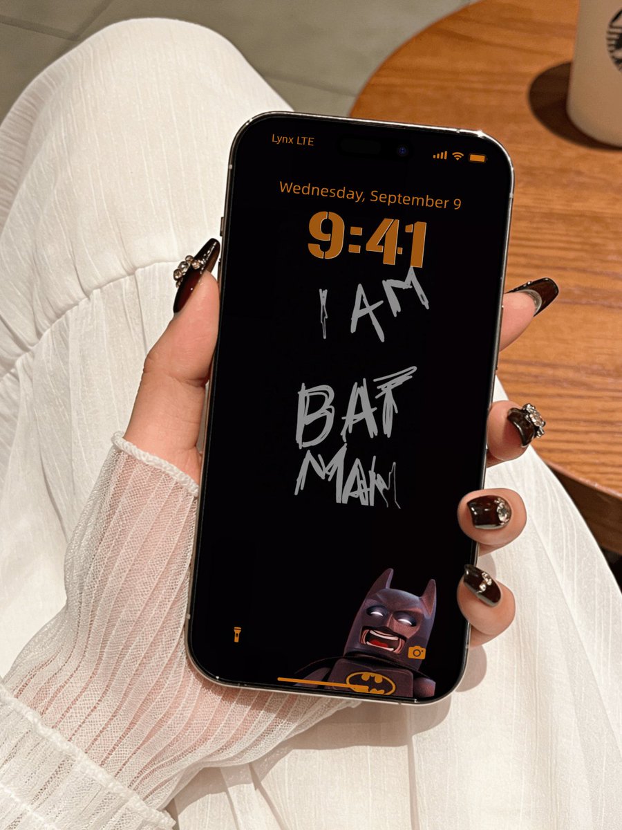 lynxchizzy's tweet image. Let's see your wallpaper here's mine 
#iOS #wallpaper