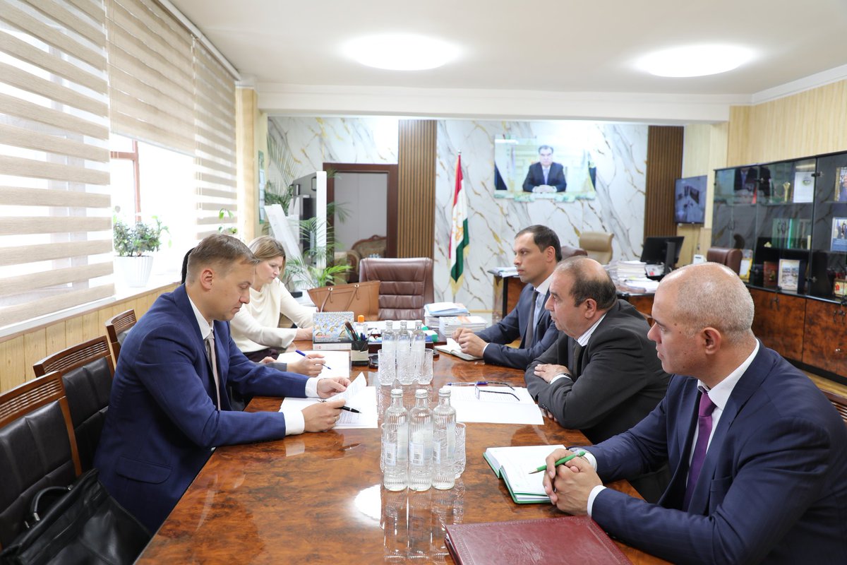 EUinTajikistan's tweet image. 🇪🇺🇹🇯 EU Ambassador Radoslaw Darski met Mr Jamshed Nurmahmadzoda, Director of the Agency on #Statistics, to strengthen EU–Tajikistan cooperation on statistical #capacity. 
Talks focused on reliable data, #Eurostat cooperation, &amp;amp; upcoming #employment statistics.