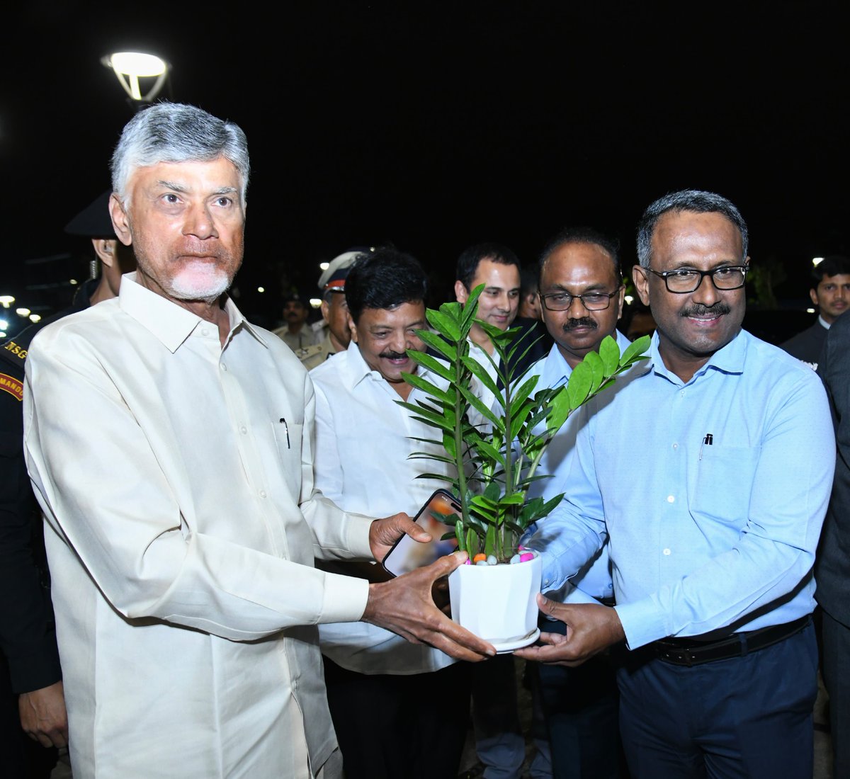 Bhavishyathuku Babu Guarantee tweet media