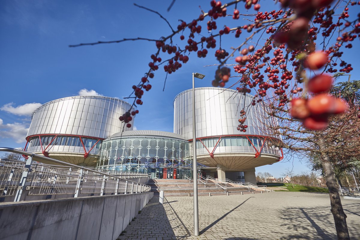 ECHR_CEDH's tweet photo. Affaires Mlinarević c. Croatie (requête no 24406/21) et Sanader c. Croatie  

➡️ Un arrêt et une décision concernant l’impartialité de la Cour constitutionnelle croate dans des procès médiatiques pour corruption.

🔗 https://t.co/h9Zj4yFELK https://t.co/K3tir6Na5d