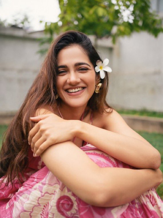 muthalbo's tweet image. Simran Choudhary 

#Simran #SimranChoudhary