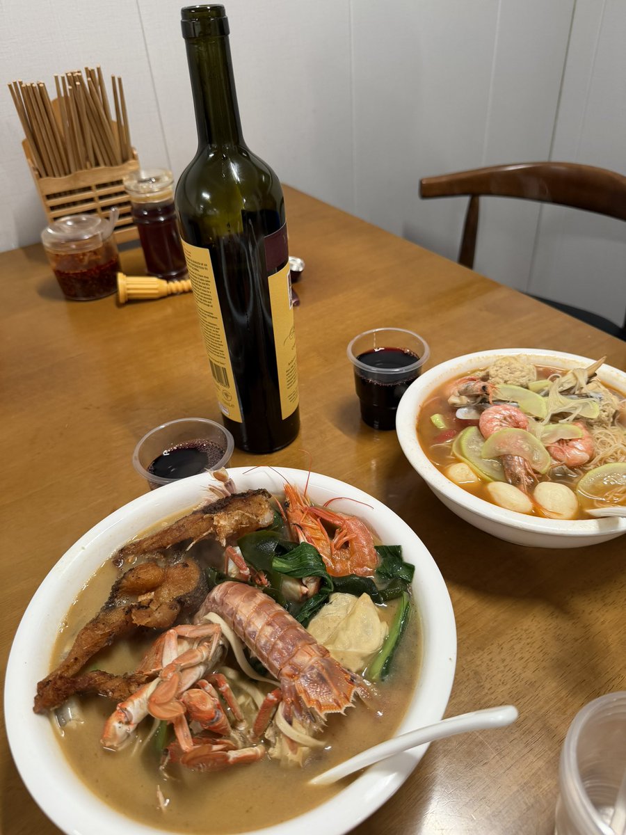 JimmyJiang2019's tweet photo. 一起吃海鲜🦞🍜吧 https://t.co/yLrtpYVuUr