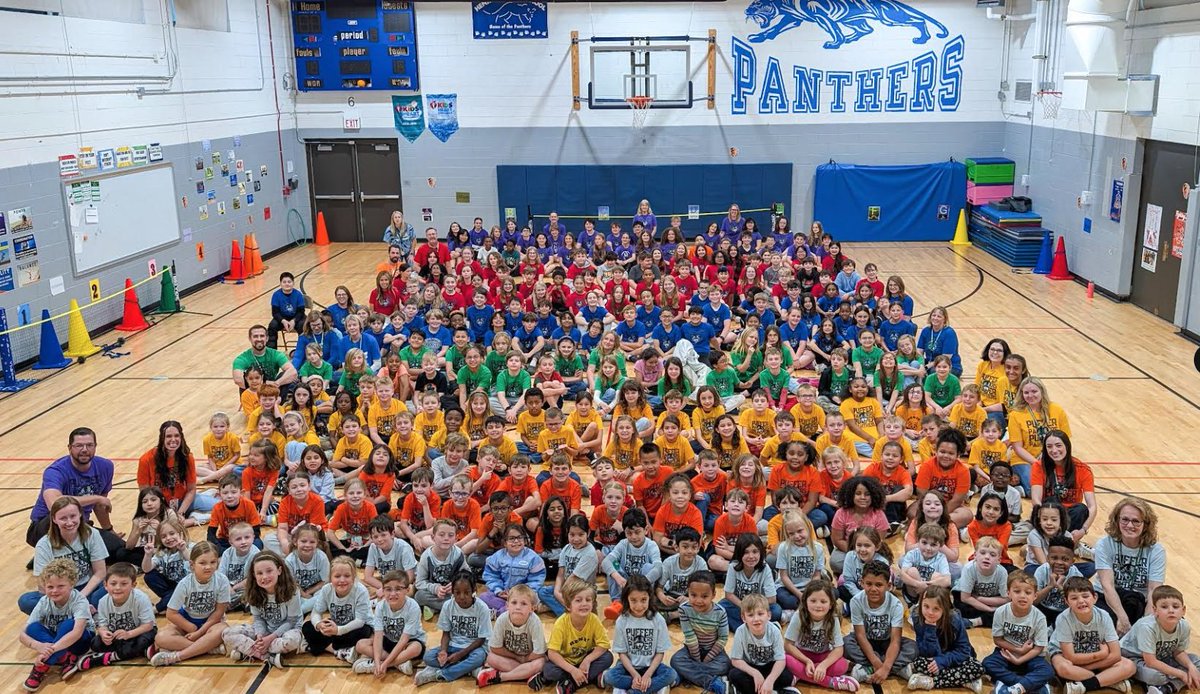 HenryPufferDG58's tweet photo. We came together for a school photo this week.  Looking forward to finishing the year out strong!  We are... PUFFER PROUD!  #pufferpride #dg58pride https://t.co/nZGthV3RKT