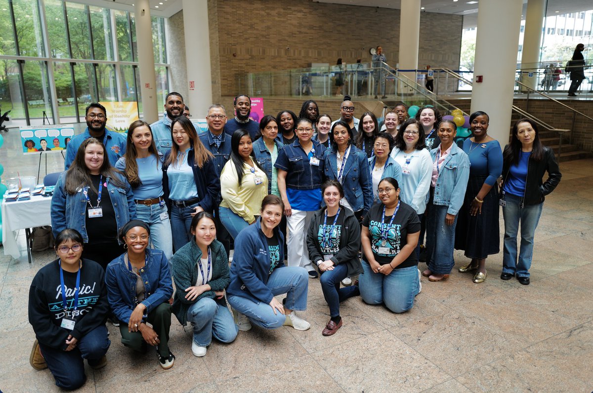 DrKatzNYCHH's tweet image. #Denim Day is a powerful reminder that there is no place for victim-blaming around sexual violence. As healthcare leaders, we stand with survivors of #sexualassault. At @nychealthsystem, our #sexualassault teams provide compassionate care to survivors: on.nyc.gov/3tBB5KB.