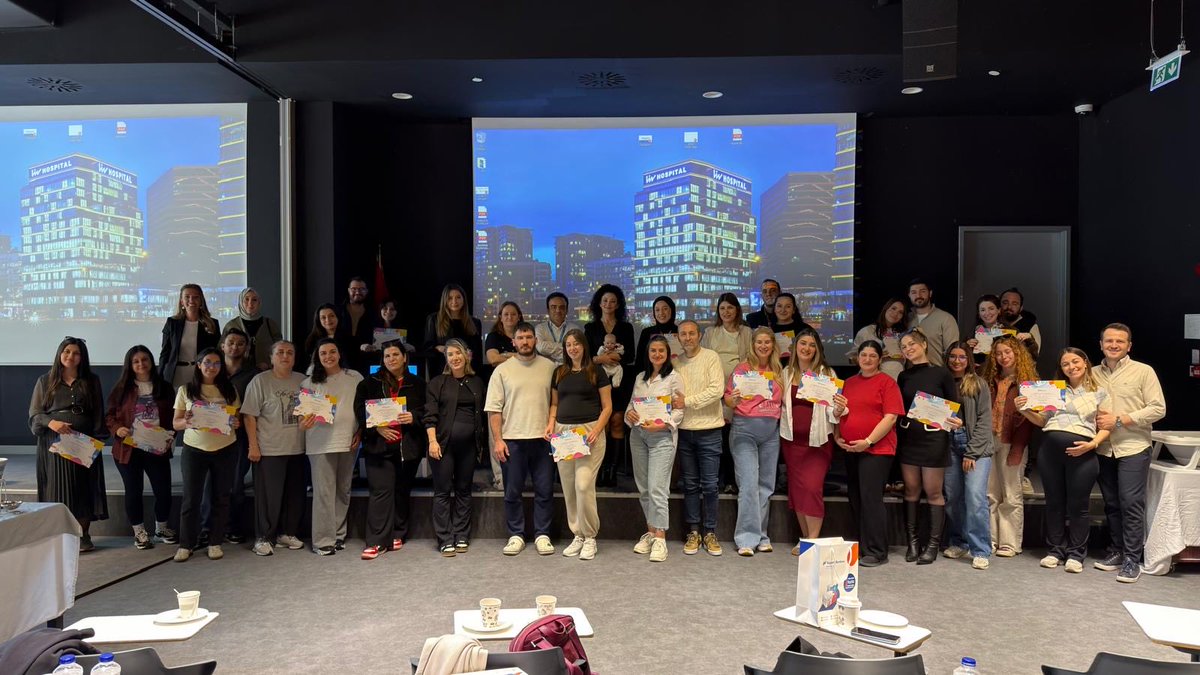 livhospital's tweet photo. Liv Hospital Vadistanbul’da Gebelik Okulu gerçekleşti 

Anne ve anne adaylarının gebelik sürecini daha bilinçli ve sağlıklı geçirebilmesi için düzenlenen eğitimde; uzman hekimlerimiz ve sağlık profesyonellerimiz eşliğinde gebelikten doğuma tüm konular ele alındı. https://t.co/9FvdGvvii9
