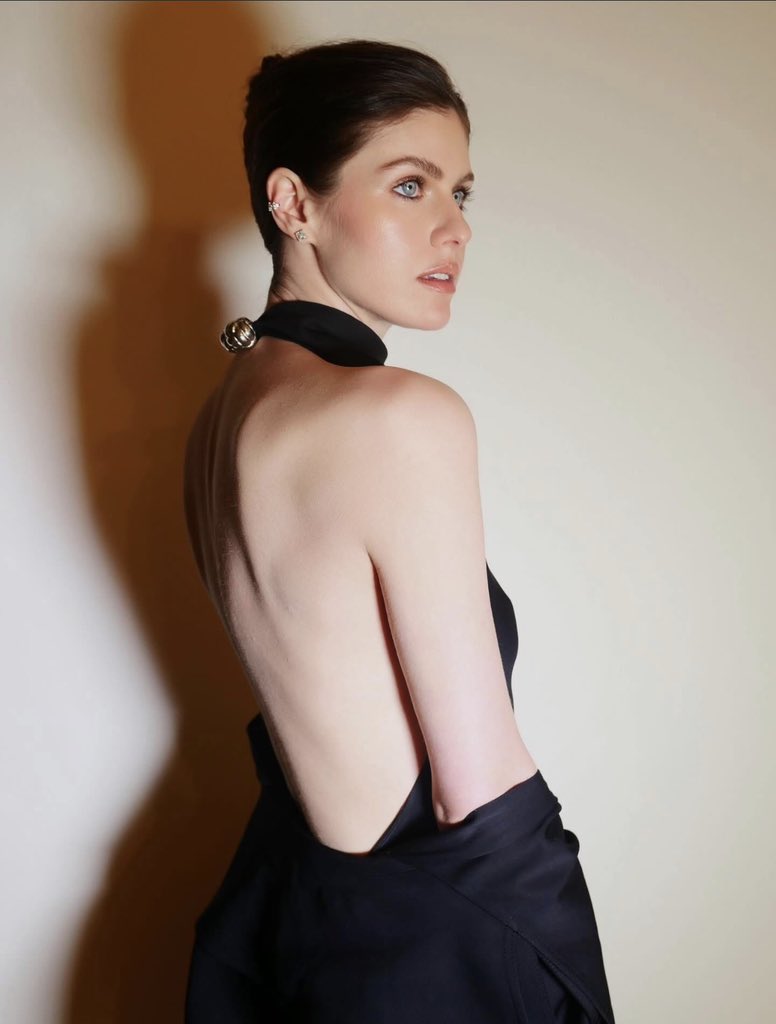 Alexander Daddario Fanchat tweet media