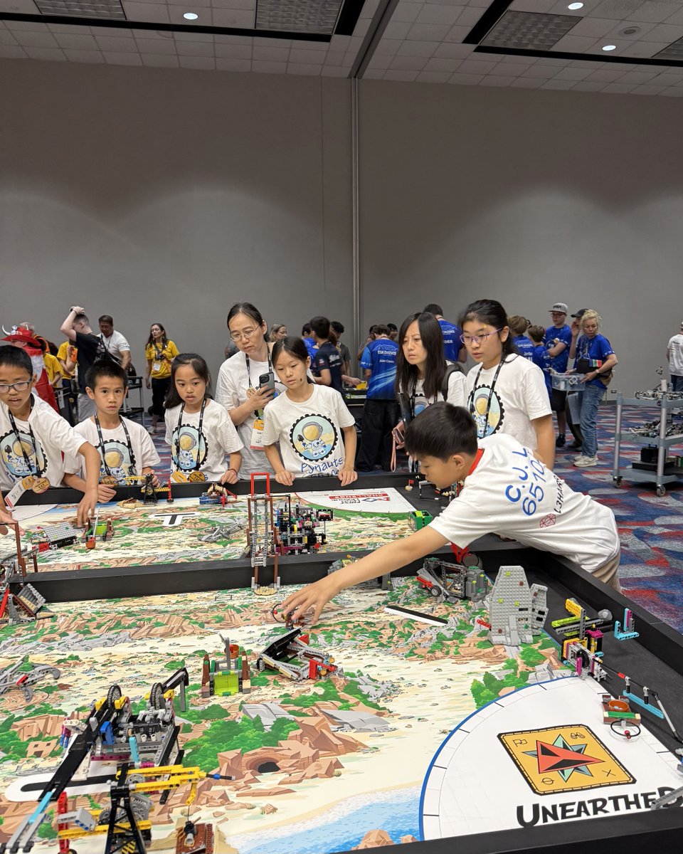FIRST LEGO League tweet media