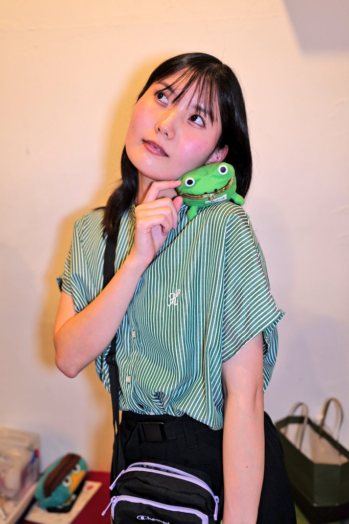Saturn516Y's tweet image. 今日は、#シンガーソングライター の #朱里乃 さんが出演するハラジュクガールズコレクション vol.157に行って来ました🎶

約３ヶ月ぶりの原宿ストロボカフェ相変わらず素敵なライティングの中、一段高いステージから
素敵な歌声を披露してくれました
✨🤗

#singer #song
#Summilux28mm
#コンデジ