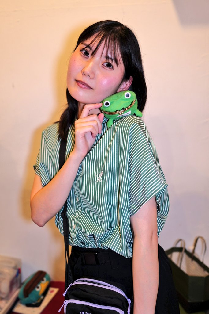 Saturn516Y's tweet image. 今日は、#シンガーソングライター の #朱里乃 さんが出演するハラジュクガールズコレクション vol.157に行って来ました🎶

約３ヶ月ぶりの原宿ストロボカフェ相変わらず素敵なライティングの中、一段高いステージから
素敵な歌声を披露してくれました
✨🤗

#singer #song
#Summilux28mm
#コンデジ