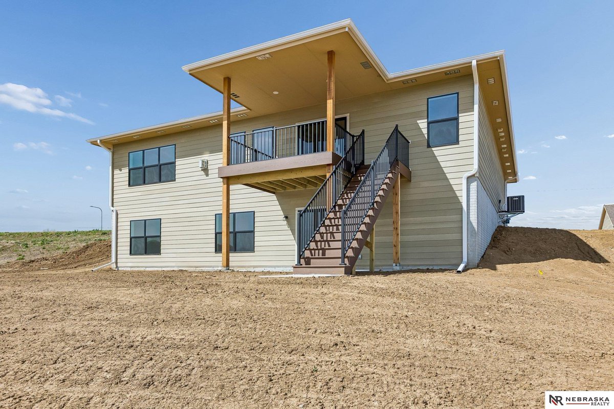 OllisREgroup's tweet image. Beautiful NEW 5 bed, 3 bath, walkout ranch in Papillion located near 84th St, between Schram and Capehart Rd built by #TheHomeCompany.

8815 Legacy Street
See  more and reach out for a tour!
shorturl.at/d6Ezo

#newconstruction #newhome #ollisgroup #whatcanollisdoforyou