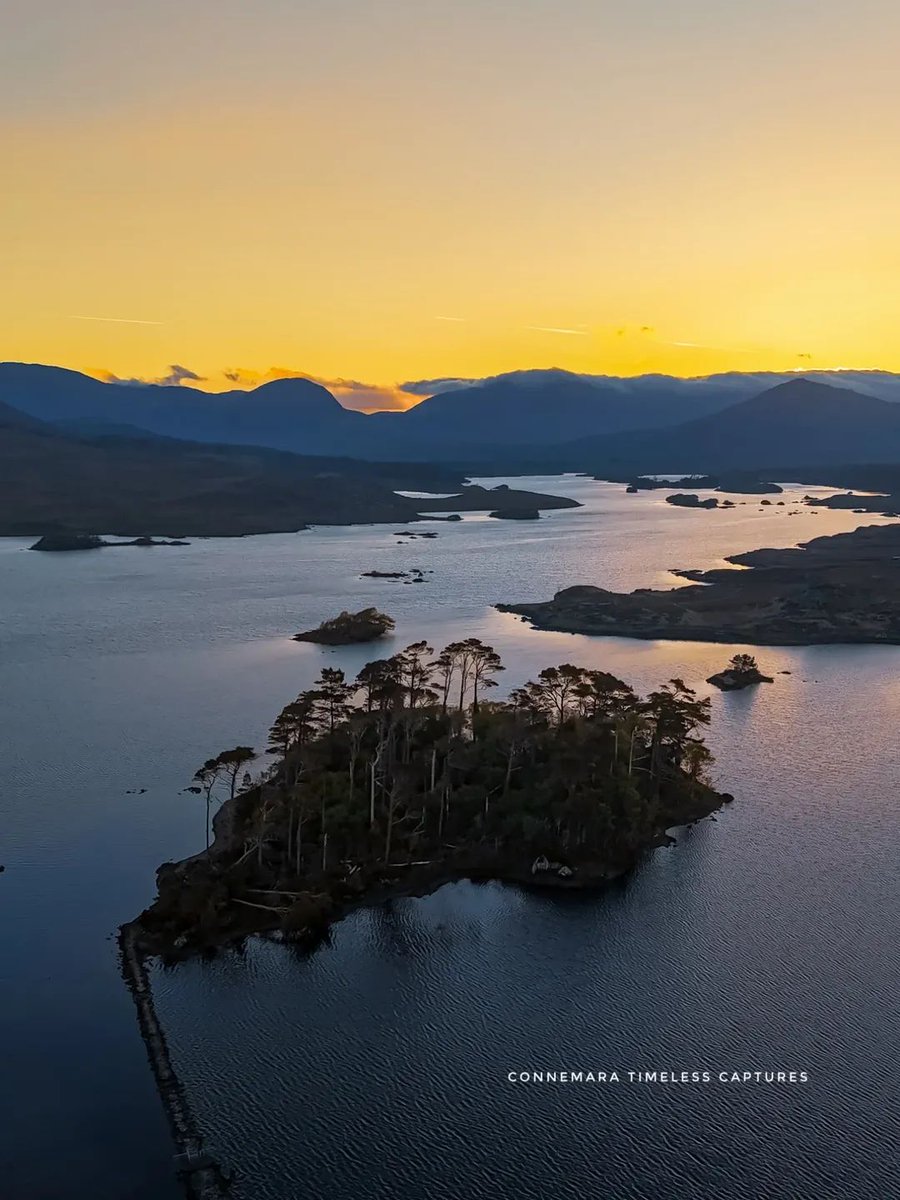 ThisIsIreland3's tweet image. First light over Pine Island 🌄💚

It's always nice to catch some sky colours before the rain rolls in 🌅

📍Pine Island, Derryclare Lough, Connemara, Galway 🇮🇪

📸 Connemara Timeless Captures

#Galway #Connemara #Ireland #Pineisland #DerryclareLough