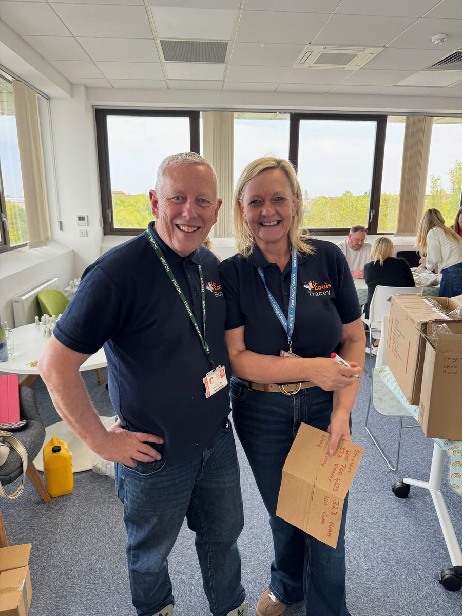 _4Louis's tweet image. Thank you to everyone at Marker Study Group Whitstable.  We had a great road trip to meet some lovely people who helped make some memory boxes and wooden angels. 4Louis Markerstudy #4louis #markerstudy #volunteering